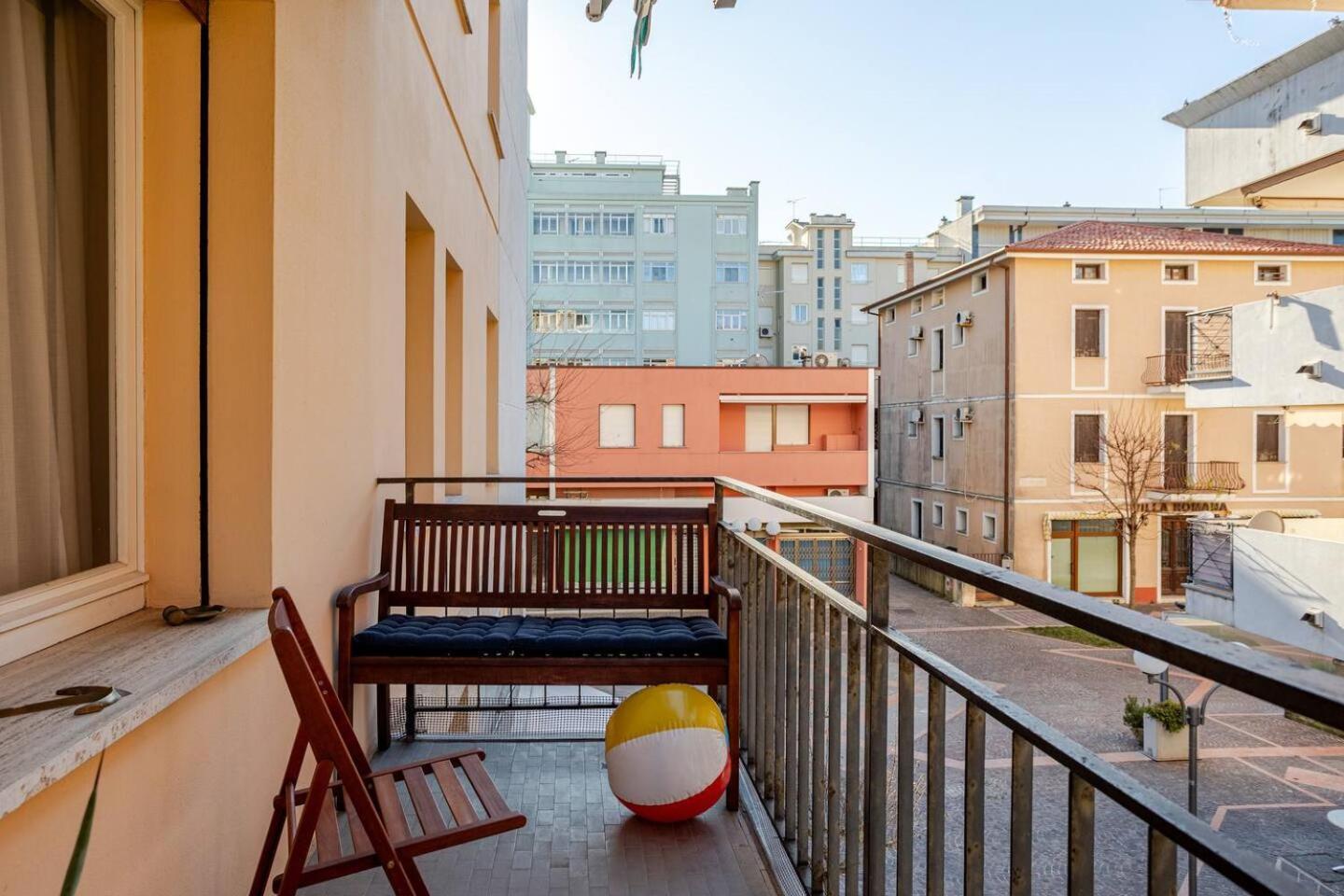 Sunny Home, Appartamento In Centro E Vicino Alla Spiaggia Grado Eksteriør bilde