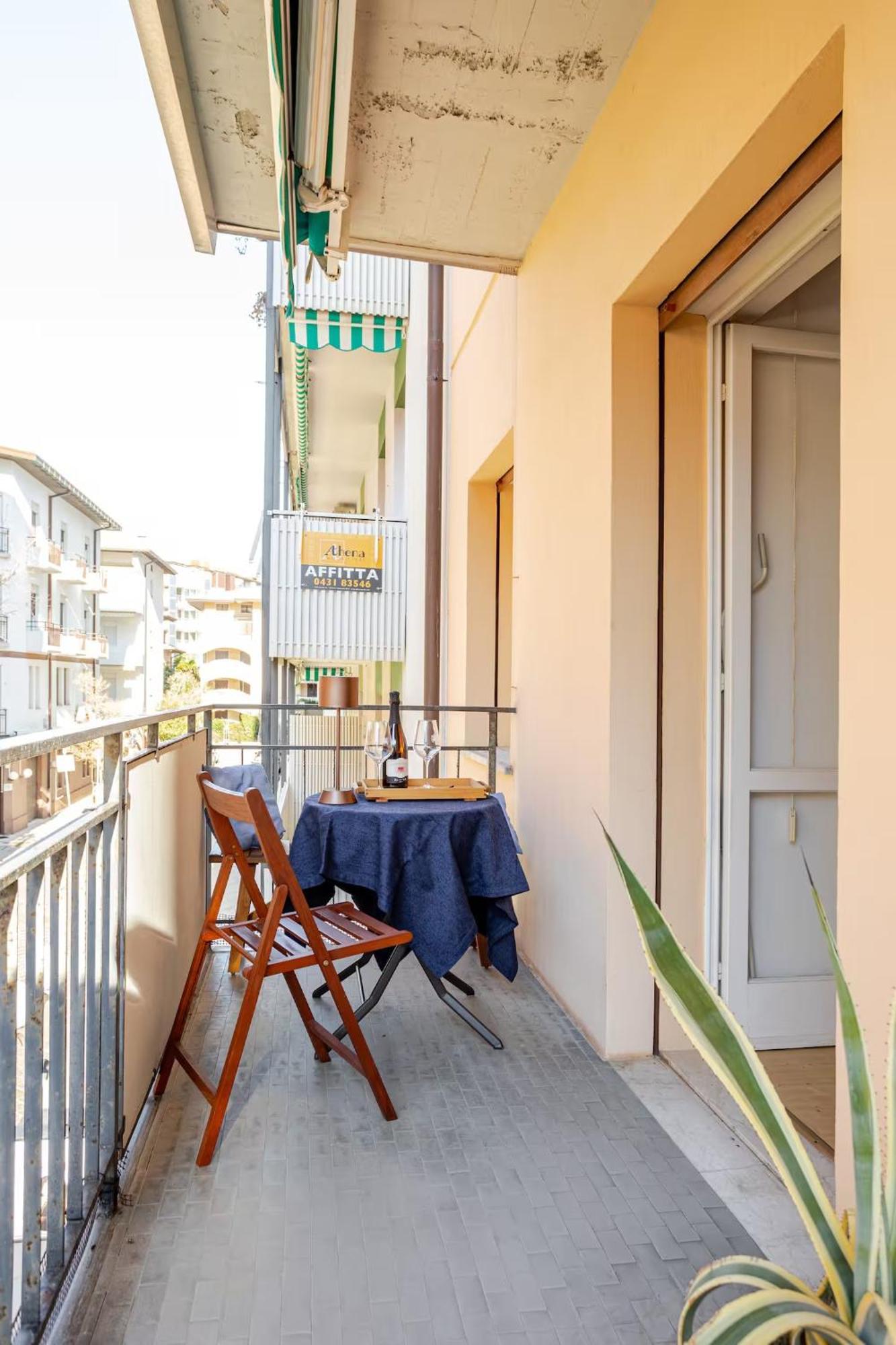 Sunny Home, Appartamento In Centro E Vicino Alla Spiaggia Grado Eksteriør bilde