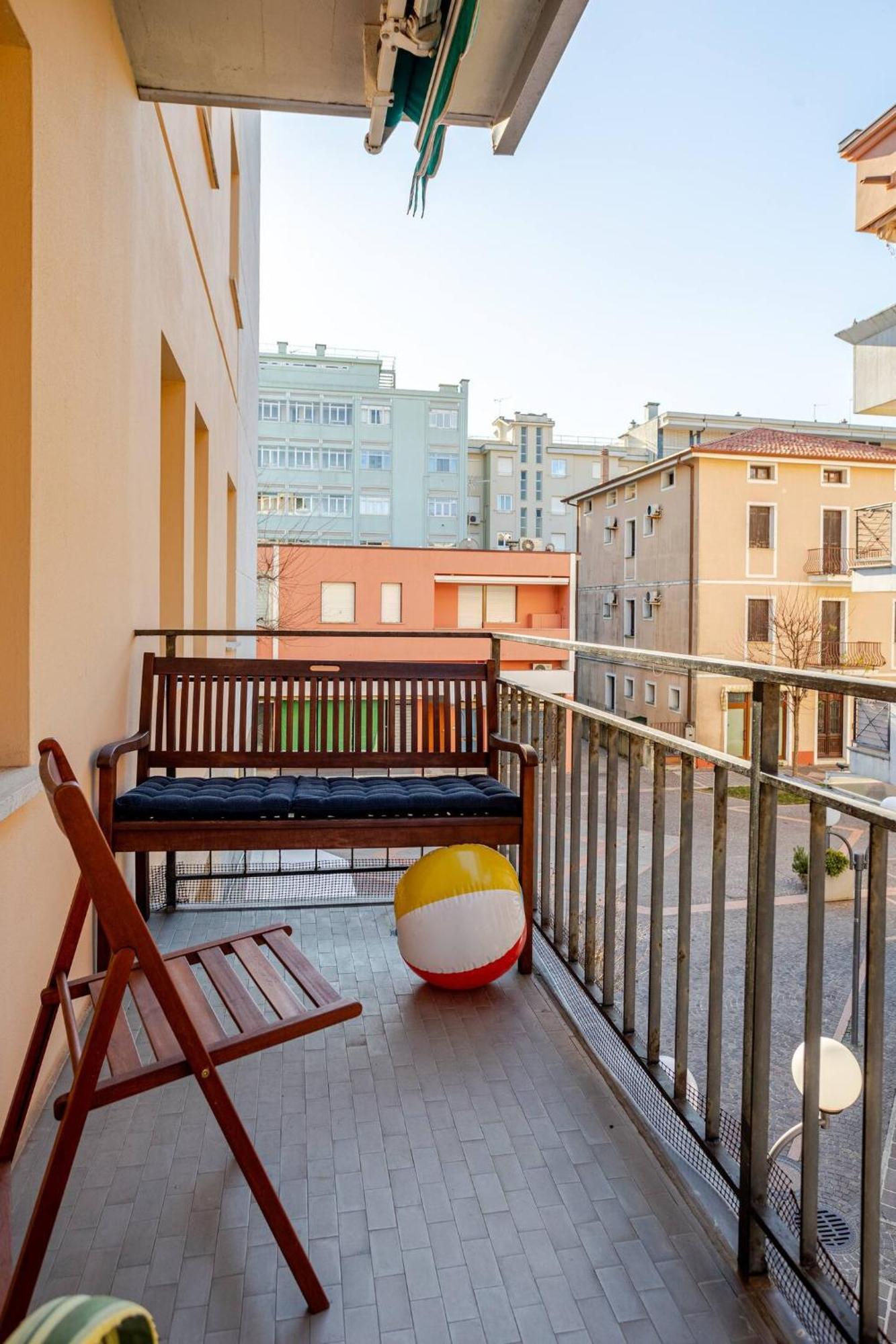 Sunny Home, Appartamento In Centro E Vicino Alla Spiaggia Grado Eksteriør bilde