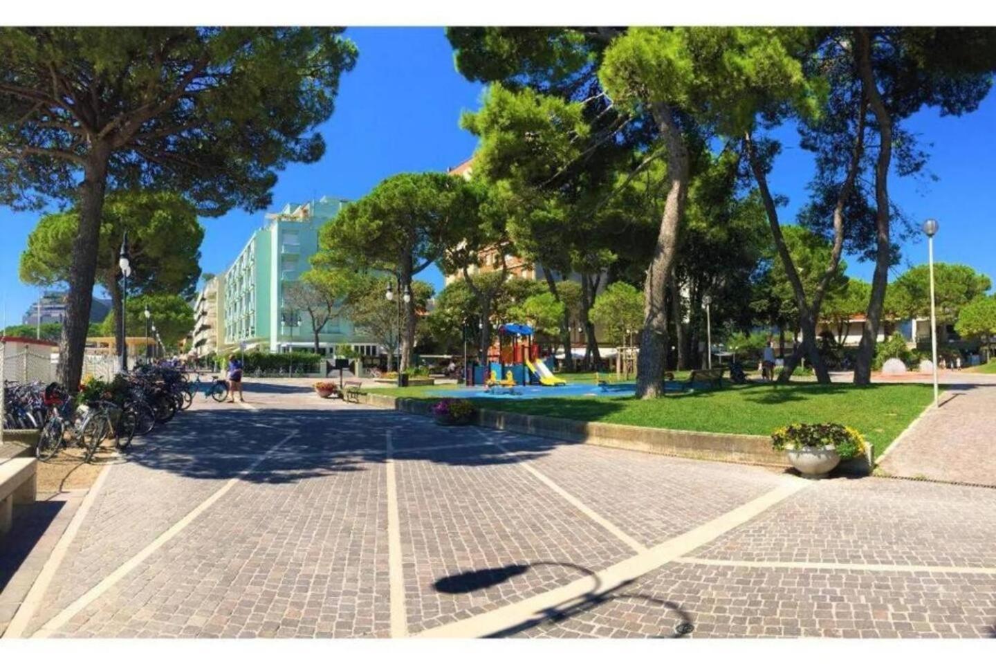 Sunny Home, Appartamento In Centro E Vicino Alla Spiaggia Grado Eksteriør bilde